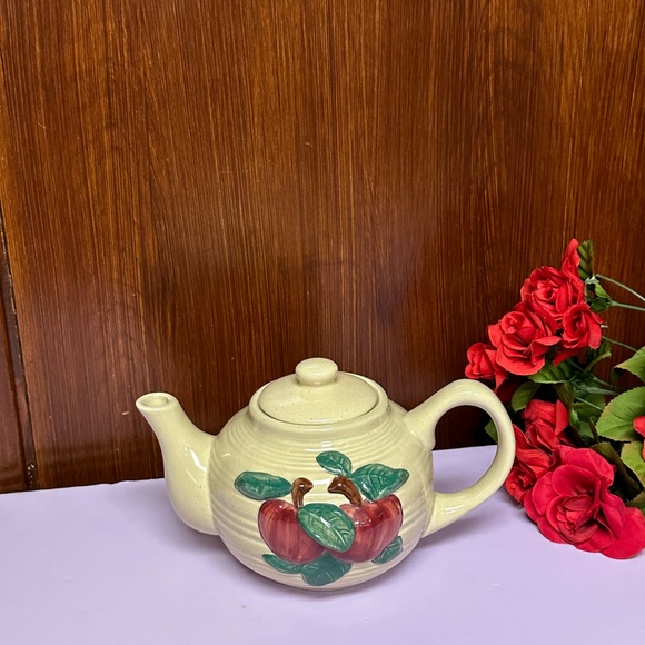 Vintage Glazed ceramic 3D Apples Teapot - Picture 9 of 10